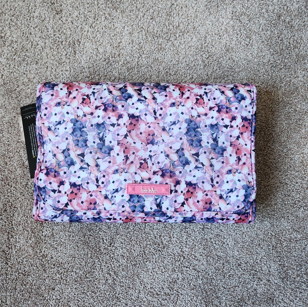 Nicole Miller Beauty Case